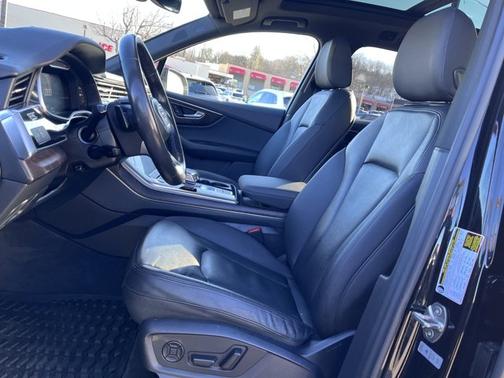 2022 Audi Q7 Premium Plus