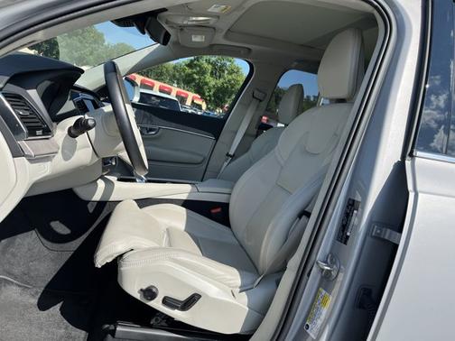 2024 Volvo XC90 Recharge Plug-In Hybrid Ultimate