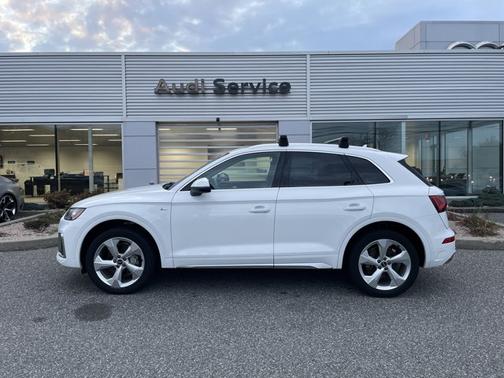 2022 Audi Q5 S line Premium Plus