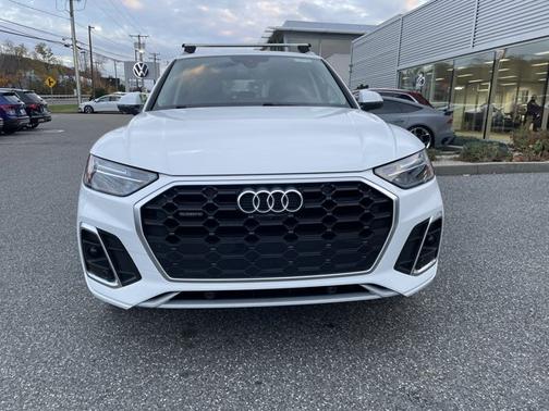 2022 Audi Q5 S line Premium Plus