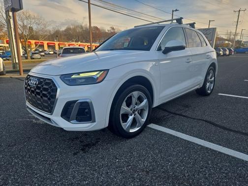 2022 Audi Q5 S line Premium Plus