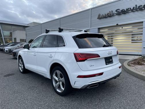2022 Audi Q5 S line Premium Plus