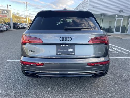 Daytona Gray Pearl Effect 2025 Audi Q5 S line Premium Plus