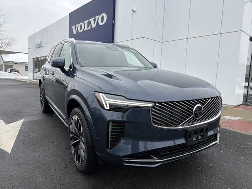 2026 Volvo XC90 Plus