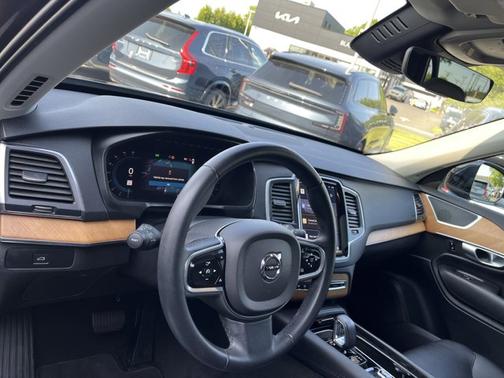 2024 Volvo XC90 Core Bright Theme