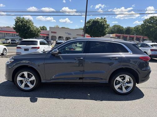 TAMBORA GRAY 2025 Audi Q5 Premium Plus