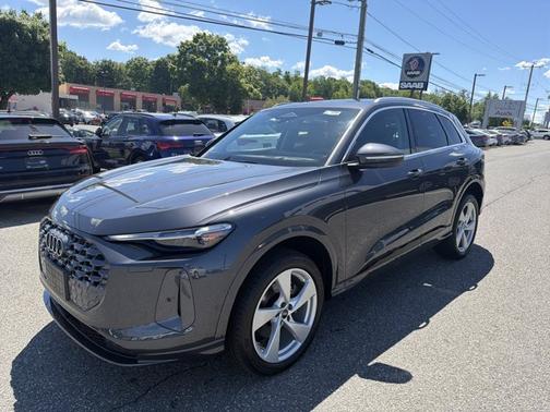 TAMBORA GRAY 2025 Audi Q5 Premium Plus