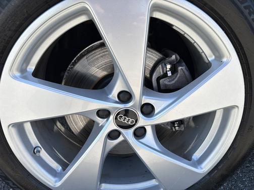 TAMBORA GRAY 2025 Audi Q5 Premium Plus