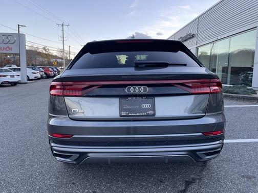2023 Audi Q8 Premium Plus