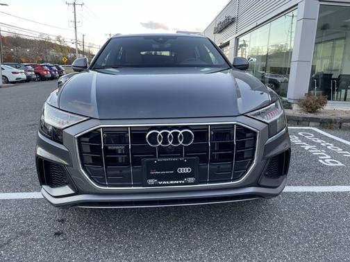 2023 Audi Q8 Premium Plus