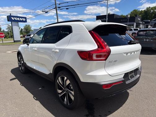 Crystal White 2026 Volvo XC40 Ultra