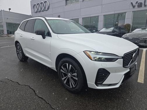 2025 Volvo XC60 Core