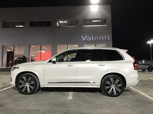 Photo 4 of 32 of 2020 Volvo XC90 T6 Inscription