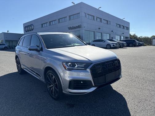 2022 Audi Q7 Premium Plus