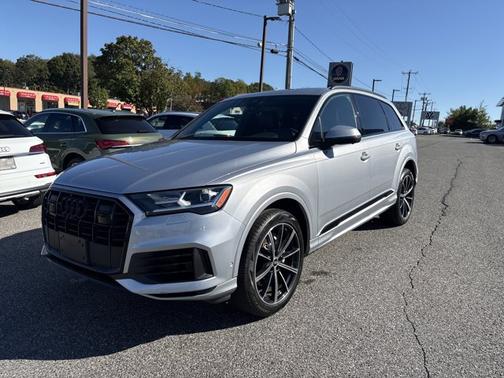 2022 Audi Q7 Premium Plus