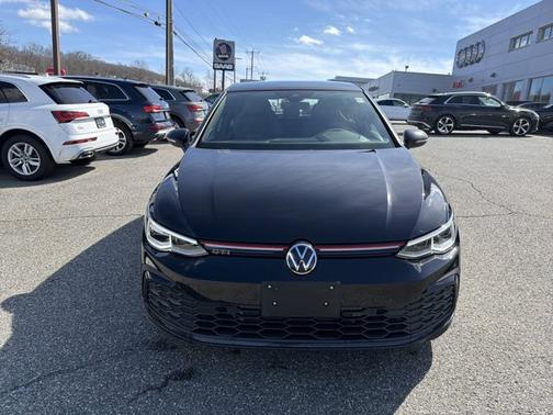 2024 Volkswagen Golf GTI SE