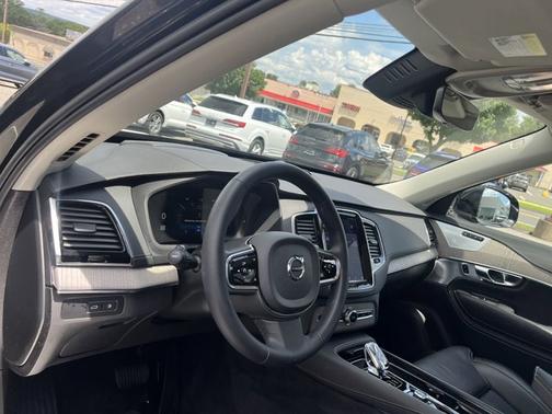 2024 Volvo XC90 Recharge Plug-In Hybrid Ultimate