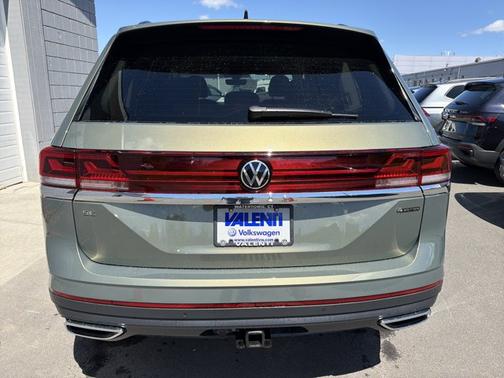 Avocado Green Pearl 2026 Volkswagen Atlas 2.0T SE w/Technology