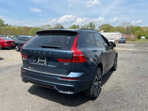 2025 Volvo XC60 Plus