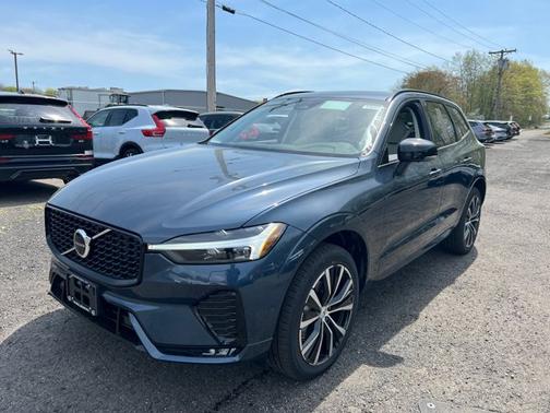 2025 Volvo XC60 Plus