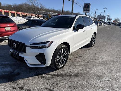 2025 Volvo XC60 Core