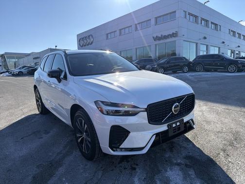 2025 Volvo XC60 Core