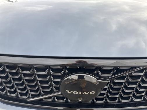 2026 Volvo XC40 Ultra Black Edition