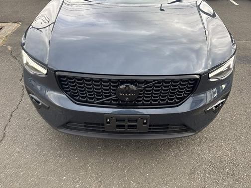 2026 Volvo XC40 Ultra Black Edition