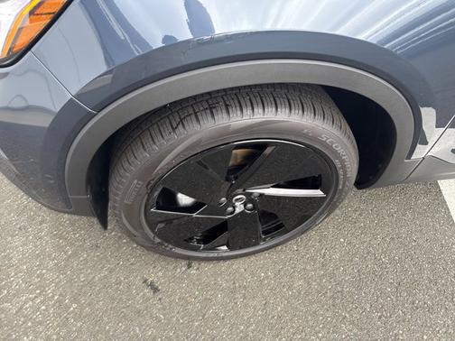 2026 Volvo XC40 Ultra Black Edition