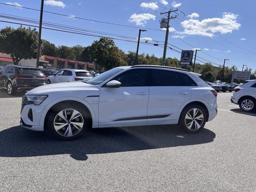 2024 Audi Q8 e-tron Premium