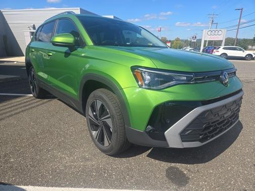 2025 Volkswagen Taos SE