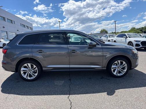 SAMURAI GRAY 2023 Audi Q7 Premium