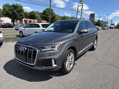 SAMURAI GRAY 2023 Audi Q7 Premium