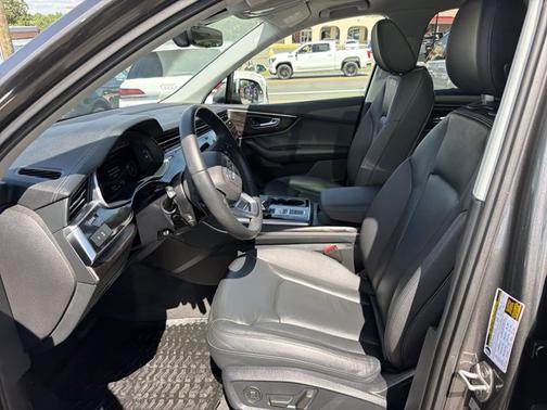 SAMURAI GRAY 2023 Audi Q7 Premium
