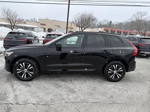 2025 Volvo XC60 Core