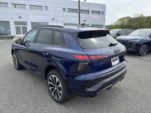 Navarra Blue Metallic 2026 Audi Q3 S line