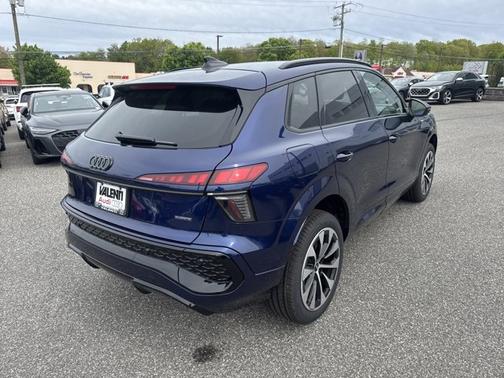 Navarra Blue Metallic 2026 Audi Q3 S line
