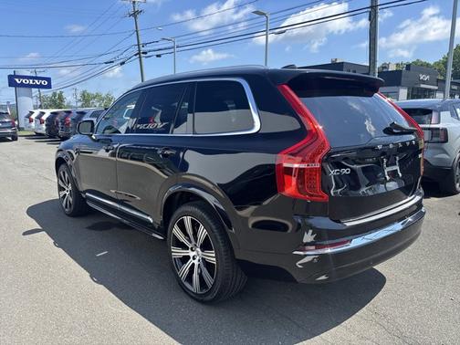 2024 Volvo XC90 Ultimate Bright Theme