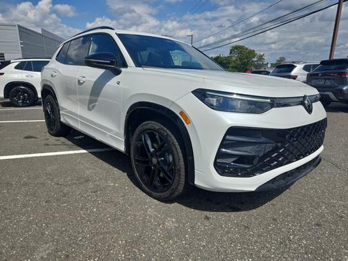 2025 Volkswagen Tiguan SE R-Line Black