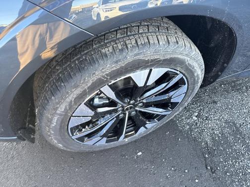 2026 Volvo XC60 Plus