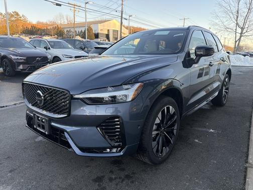 2026 Volvo XC60 Plus