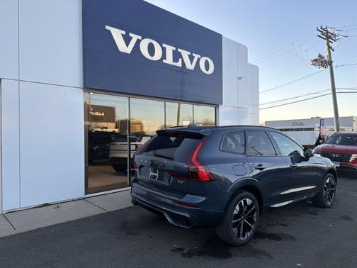 2026 Volvo XC60 Plus