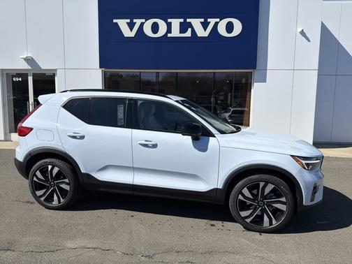 Cloud Blue 2026 Volvo XC40 Plus