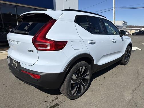 Cloud Blue 2026 Volvo XC40 Plus
