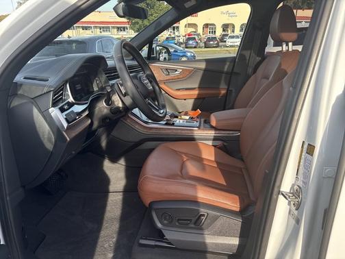 2025 Audi Q7 Premium Plus