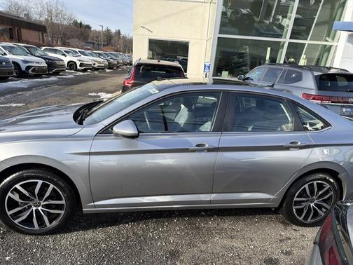 2025 Volkswagen Jetta SE