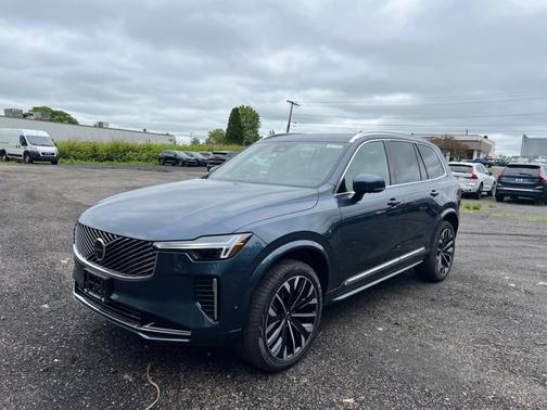 2025 Volvo XC90 Plus