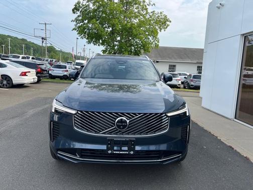 2025 Volvo XC90 Plus