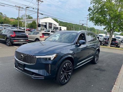 2025 Volvo XC90 Plus
