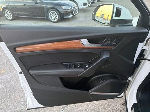 2023 Audi Q5 Premium Plus